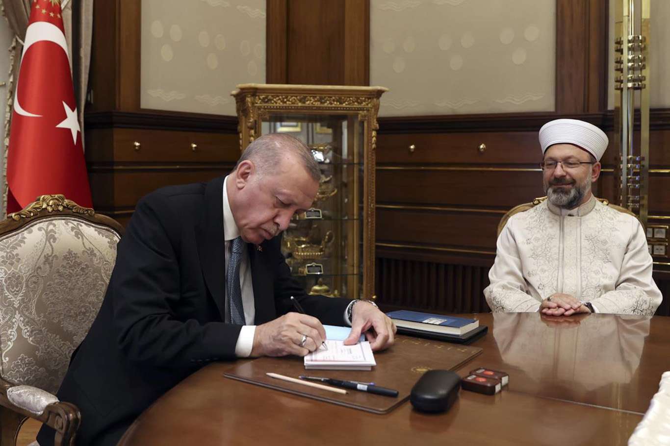 Cumhurbaşkanı Erdoğan Türkiye Diyanet Vakfı’na kurban bağışında bulundu Cumhurbaşkanı Erdoğan Türkiye Diyanet Vakfı’na kurban bağışında bulundu